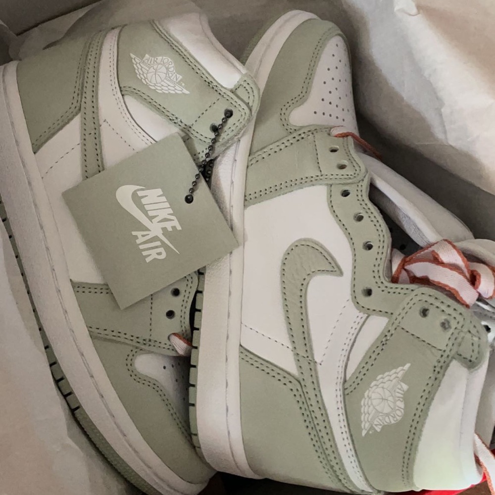 Seafoam Jordan 1s